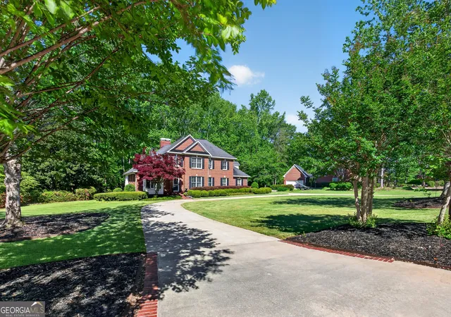 Photo 3 of Single family home for sale at 290 Youngs Cir, Fayetteville, GA 30215 | MLS# 10823177 | Listing updated on 2026-09-09