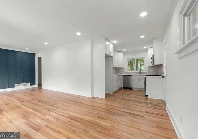 5th image of 2324 Elmwood Cir Se, Atlanta, GA 30339 | MLS# 10791635