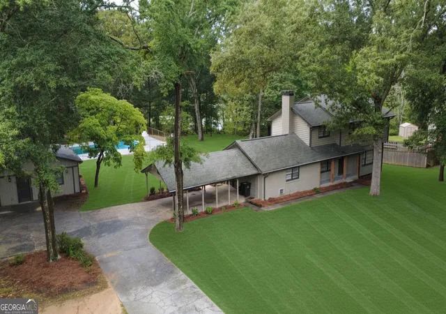 Photo 3 of Single family home for sale at 2541 Poplar St, Snellville, GA 30078 | MLS# 10836339 | Listing updated on 2026-09-14