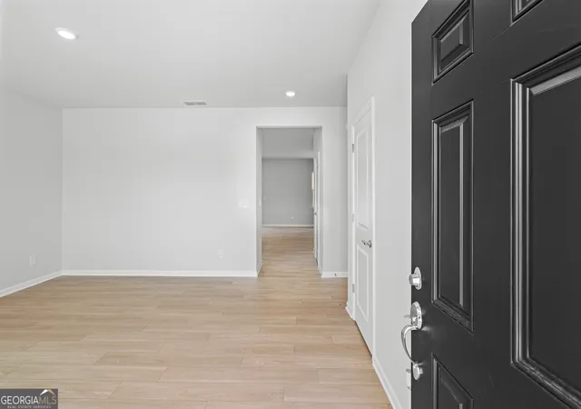 Photo 3 of Single family home for sale at 3084 Orwell Dr, Gainesville, GA 30507 | MLS# 10803013 | Listing updated on 2026-09-14
