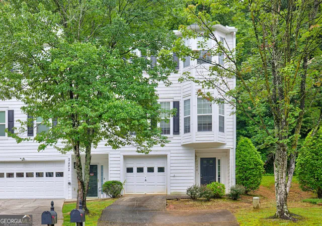Homes for sale in Duluth, GA | 2426 Valley Cove Dr, Duluth, GA 30097 | MLS# 10788390