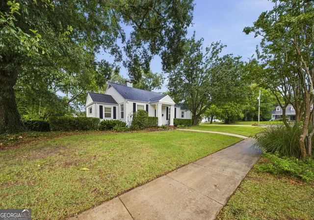 Photo 2 of Single family home for sale at 194 Euclid Ave, Macon, GA 31204 | MLS# 10825381 | Listing updated on 2026-09-17