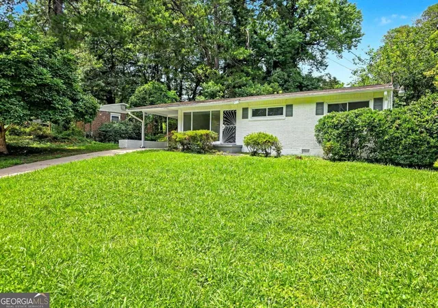 Photo 4 of Single family home for sale at 2559 Dale Creek Dr Nw, Atlanta, GA 30318 | MLS# 10789136 | Listing updated on 2026-10-24