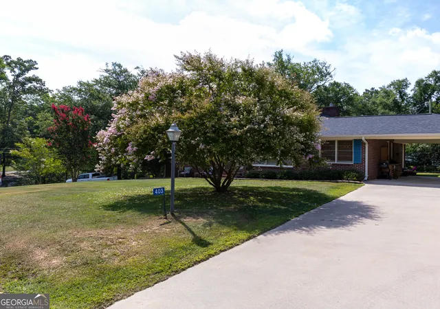 Photo 2 of Single family home for sale at 403 Ridgecrest Dr, Elberton, GA 30635 | MLS# 10806025 | Listing updated on 2026-07-31