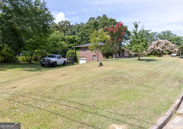 Photo 3 of Single family home for sale at 403 Ridgecrest Dr, Elberton, GA 30635 | MLS# 10806025 | Listing updated on 2026-07-31