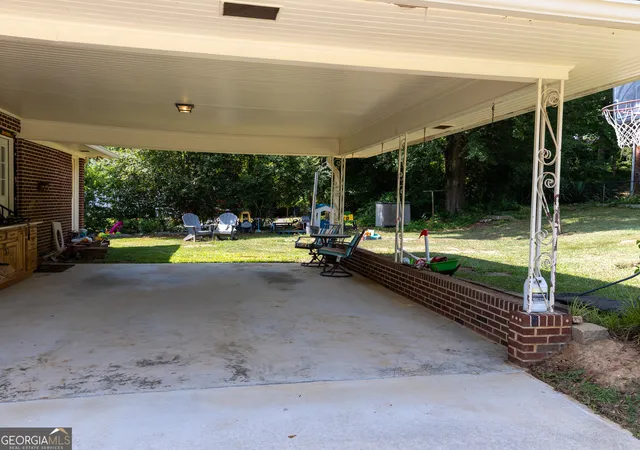 Photo 4 of Single family home for sale at 403 Ridgecrest Dr, Elberton, GA 30635 | MLS# 10806025 | Listing updated on 2026-07-31