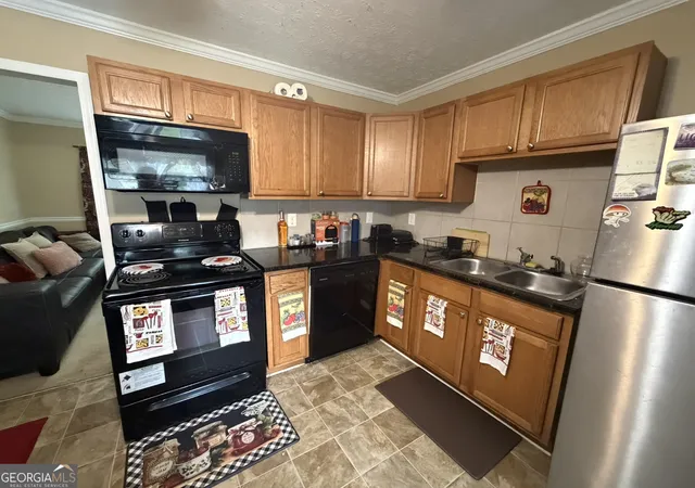 Photo 4 of Sale Pending at 8969 Cornell Dr, Jonesboro, GA 30238 | MLS# 10794515 | Listing updated on 2026-09-11