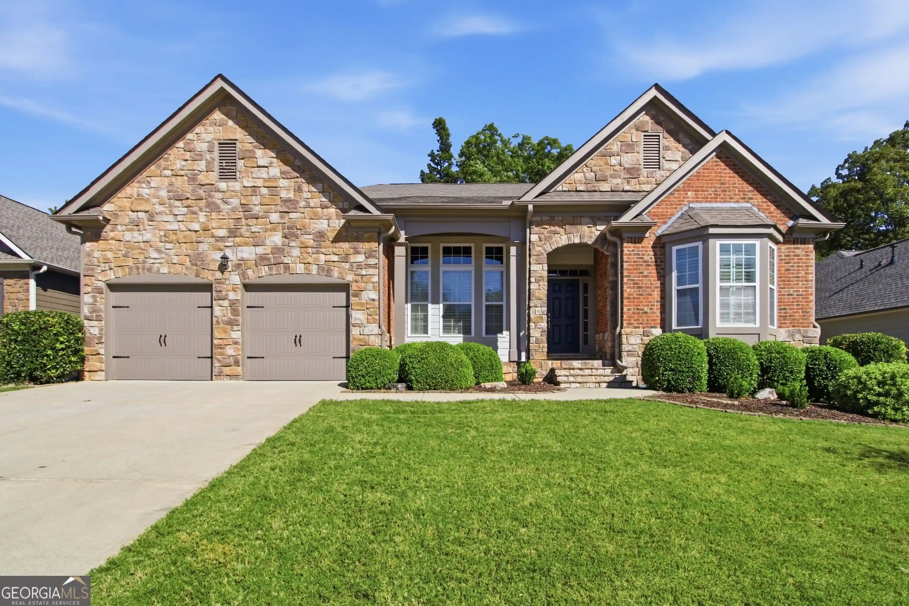 Photo 1 of Single family home for sale at 6785 Bransford Dr, Cumming, GA 30040 | MLS# 10857382 | Listing updated on 2026-10-17