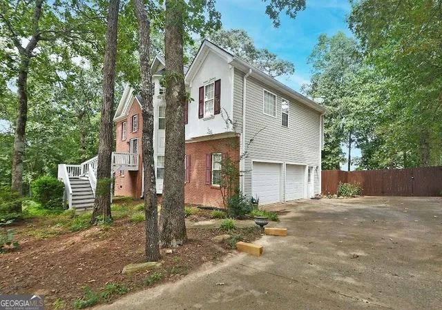 Photo 3 of Single family home for sale at 143 Burchfield Run, Carrollton, GA 30116 | MLS# 10827124 | Listing updated on 2026-10-05