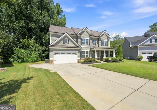 Photo 2 of Single family home for sale at 6240 Brookshire Ct, Braselton, GA 30517 | MLS# 10827742 | Listing updated on 2026-09-14