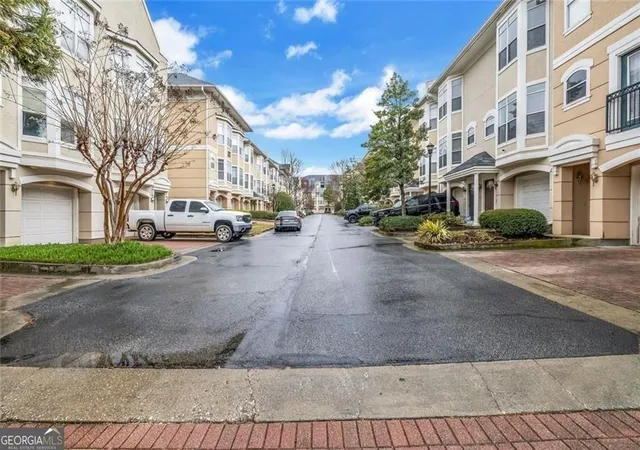 Photo 3 of Townhouse for sale at 375 Highland Ave #1002, Atlanta, GA 30312 | MLS# 10797284 | Listing updated on 2026-09-11