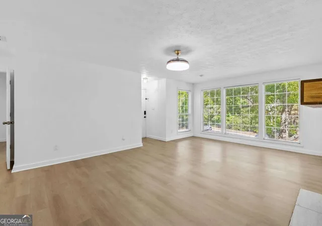 Photo 4 of Condo for sale at 204 Berkeley Woods Dr, Duluth, GA 30096 | MLS# 10808101 | Listing updated on 2026-09-24