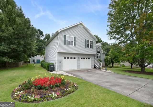 1st image of 154 Honeysuckle Dr Se, Calhoun, GA 30701 | MLS# 10817790