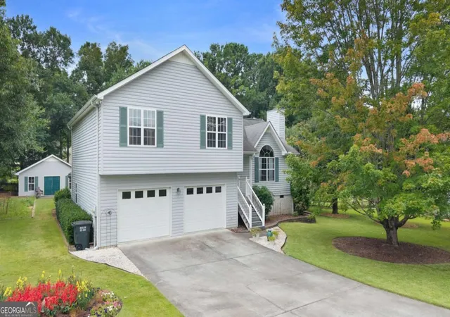 2nd image of 154 Honeysuckle Dr Se, Calhoun, GA 30701 | MLS# 10817790