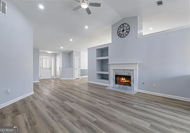 Photo 4 of Sale Pending at 1725 Meadow Forest Ln, Duluth, GA 30097 | MLS# 10623772 | Listing updated on 2025-10-28
