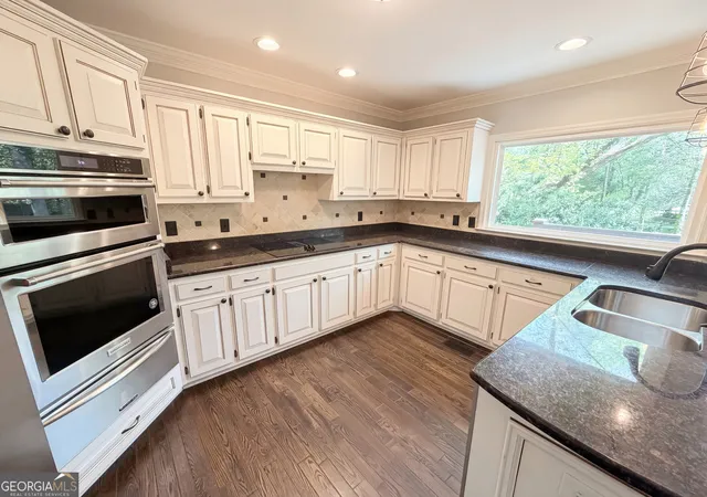 Photo 2 of Single family home for sale at 984 Forest Pond Ct, Marietta, GA 30068 | MLS# 10731434 | Listing updated on 2026-09-13