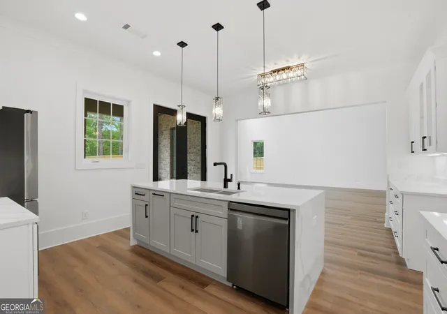 Photo 3 of Single family home for sale at 4267 Wesley Chapel Rd, Marietta, GA 30062 | MLS# 10767105 | Listing updated on 2026-10-08