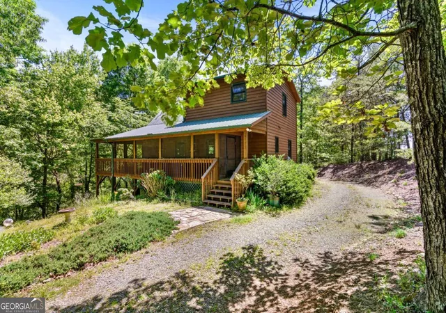 Photo 2 of Single family home for sale at 977 Tarheel Dr W, Murphy, NC 28906 | MLS# 10779977 | Listing updated on 2026-06-19