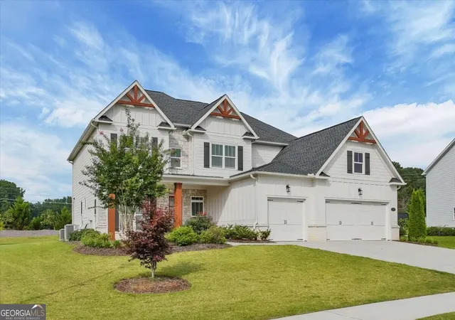 Photo 3 of Single family home for sale at 3330 Carswell Bnd, Cumming, GA 30028 | MLS# 10829706 | Listing updated on 2026-09-19
