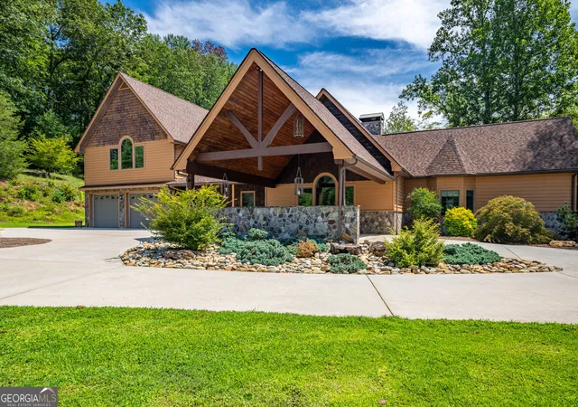 Photo 1 of Single family home for sale at 198 Stonecreek Dr, Franklin, NC 28734 | MLS# 10806477 | Listing updated on 2026-08-30