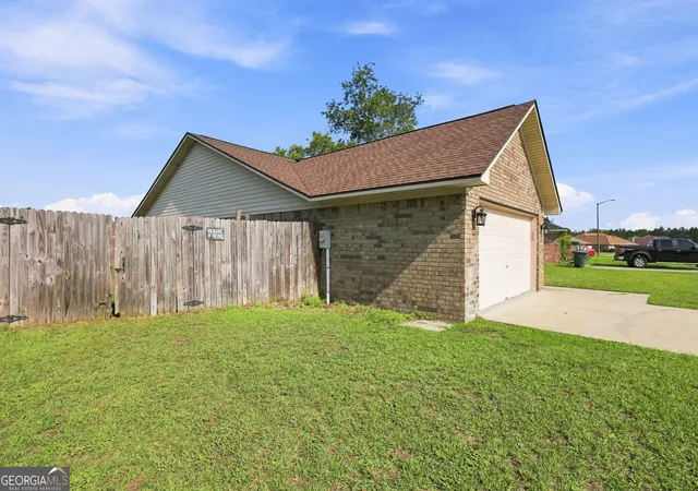 Photo 2 of Single family home for sale at 176 Wayfair Ln, Hinesville, GA 31313 | MLS# 10827807 | Listing updated on 2026-08-18