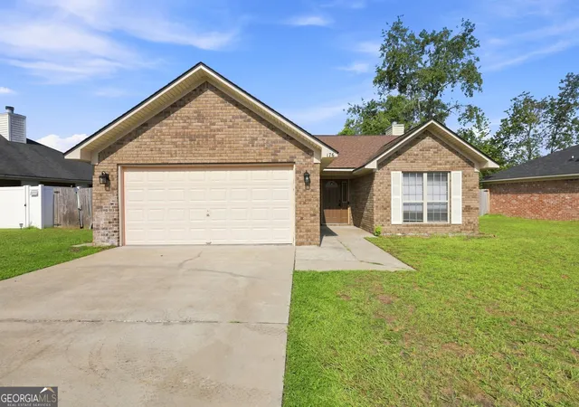 Photo 3 of Single family home for sale at 176 Wayfair Ln, Hinesville, GA 31313 | MLS# 10827807 | Listing updated on 2026-08-18