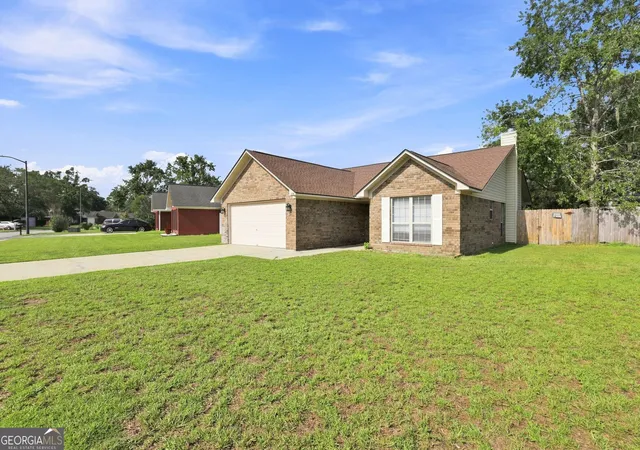 Photo 4 of Single family home for sale at 176 Wayfair Ln, Hinesville, GA 31313 | MLS# 10827807 | Listing updated on 2026-08-18