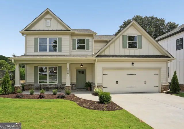 1st image of 5201 Mulberry St, Flowery Branch, GA 30542 | MLS# 10809725