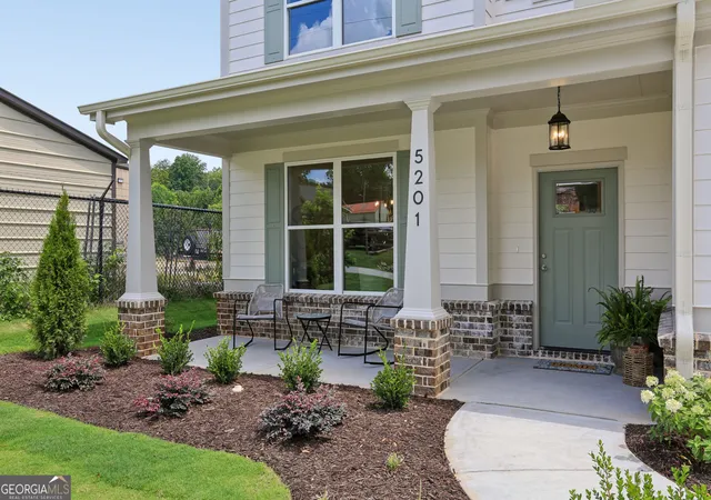 3rd image of 5201 Mulberry St, Flowery Branch, GA 30542 | MLS# 10809725