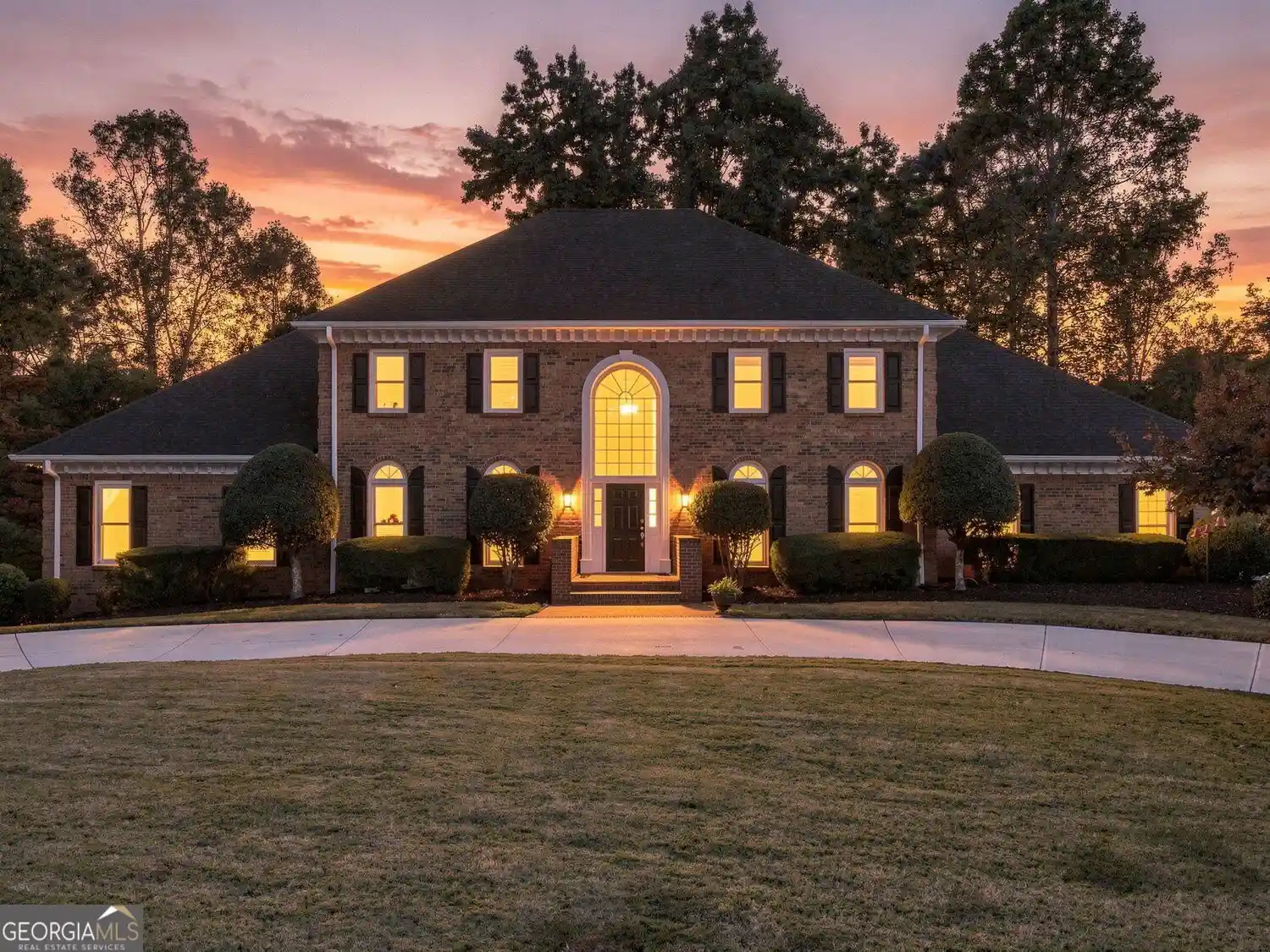 Photo 1 of Mansion for sale at 1000 Brooksglen Dr, Roswell, GA 30075 | MLS# 10878061 | Listing updated on 2026-10-24
