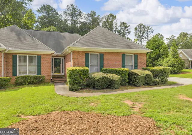 Photo 2 of Sale Pending at 4841 Thornwood Dr, Covington, GA 30016 | MLS# 10823405 | Listing updated on 2026-09-17