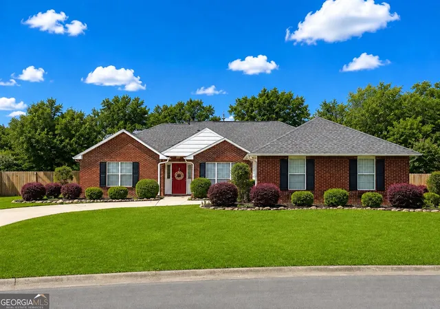 Photo 1 of Sale Pending at 326 Silver Cir, Warner Robins, GA 31093 | MLS# 10833747 | Listing updated on 2026-09-23