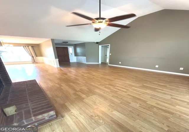 Photo 3 of Sale Pending at 326 Silver Cir, Warner Robins, GA 31093 | MLS# 10833747 | Listing updated on 2026-09-23