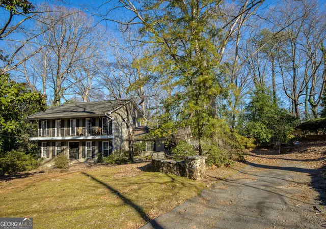 Photo 3 of Sale Pending at 6340 Aberdeen Dr Ne, Sandy Springs, GA 30328 | MLS# 10673994 | Listing updated on 2026-09-15