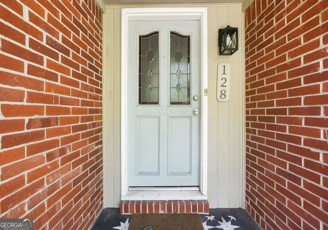 Photo 4 of Sale Pending at 128 Dickson Ct, Marietta, GA 30066 | MLS# 10830894 | Listing updated on 2026-09-14