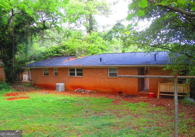 Photo 3 of Single family home for sale at 2233 Doris Dr, Decatur, GA 30034 | MLS# 10816419 | Listing updated on 2026-09-12