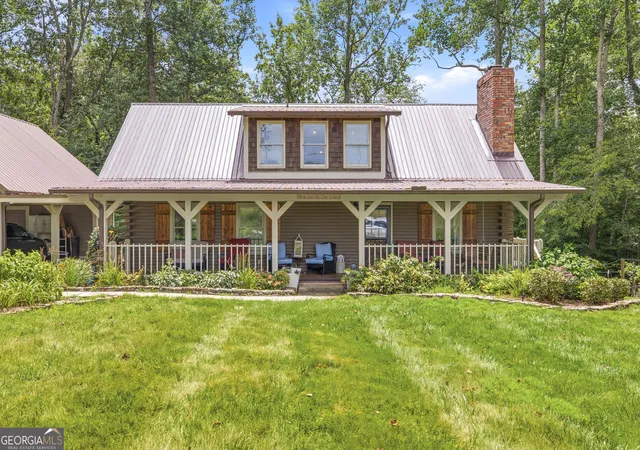 Photo 1 of Single family home for sale at 938 Waters St W, Clarkesville, GA 30523 | MLS# 10833097 | Listing updated on 2026-09-10