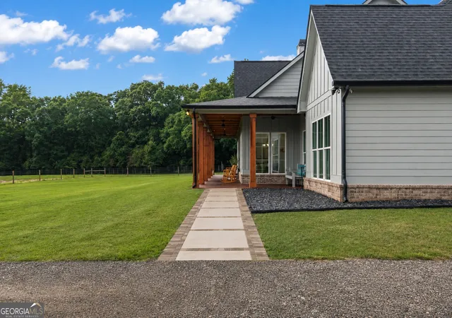 Photo 4 of Single family home for sale at 3850 Hog Mountain Rd, Watkinsville, GA 30677 | MLS# 10820340 | Listing updated on 2026-09-14