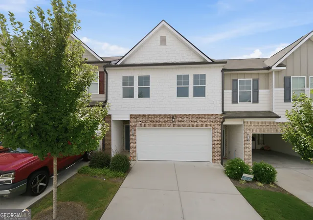 Photo 1 of Townhouse for sale at 4724 Fullerton Dr, Oakwood, GA 30566 | MLS# 10831976 | Listing updated on 2026-09-07