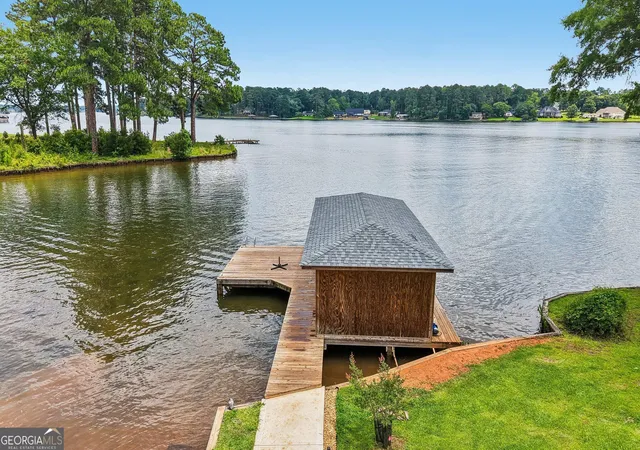 Homes for sale in Milledgeville, GA | 115 Lakeshore Ct Ne, Milledgeville, GA 31061 | MLS# 10785830