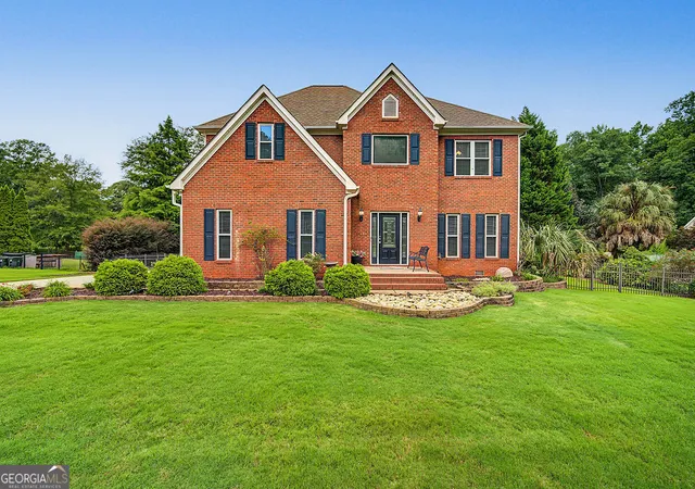 Photo 1 of Single family home for sale at 140 Farr Lake Dr, Tyrone, GA 30290 | MLS# 10830847 | Listing updated on 2026-09-10