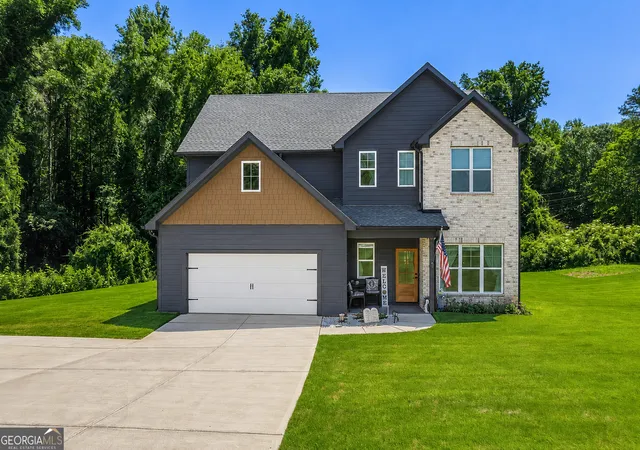 Photo 2 of Single family home for sale at 24 Plantation Oaks Dr, Rockmart, GA 30153 | MLS# 10802614 | Listing updated on 2026-08-21
