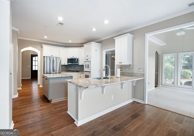 Photo 4 of Sale Pending at 1170 Parkview Ln Nw, Kennesaw, GA 30152 | MLS# 10831909 | Listing updated on 2026-10-10