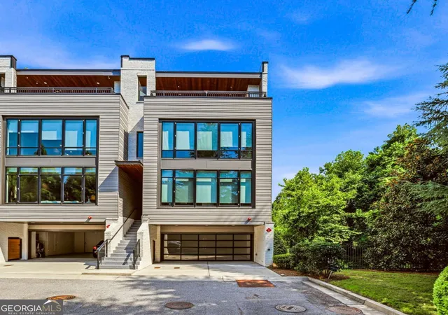 Photo 1 of Townhouse for sale at 914 Lenox Blvd Ne, Atlanta, GA 30324 | MLS# 10826568 | Listing updated on 2026-08-28
