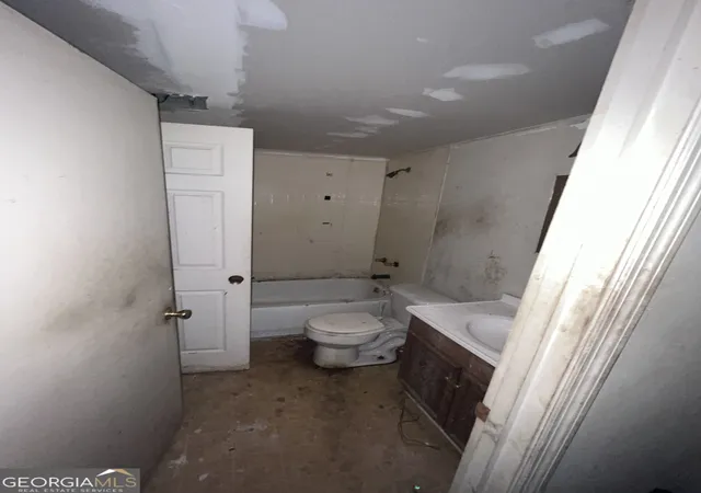 2nd image of 5568 Bradley Cir, Lithonia, GA 30038 | MLS# 10809786