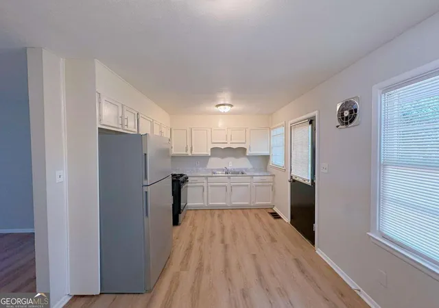 4th image of 634 Currie Dr, Forest Park, GA 30297 | MLS# 10765242