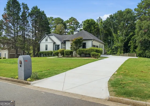 Photo 4 of Single family home for sale at 26 Chad Ct, Mcdonough, GA 30253 | MLS# 10799524 | Listing updated on 2026-09-14