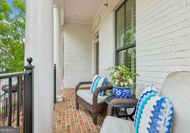 Photo 4 of Townhouse for sale at 305 Cricket Ln, Alpharetta, GA 30009 | MLS# 10788591 | Listing updated on 2026-09-16
