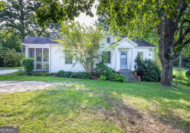 Photo 1 of Single family home for sale at 303 Georgianna St, Jasper, GA 30143 | MLS# 10834078 | Listing updated on 2026-09-10
