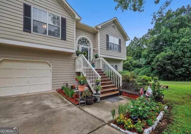 3rd image of 401 Nicole Ct, Winder, GA 30680 | MLS# 10812970